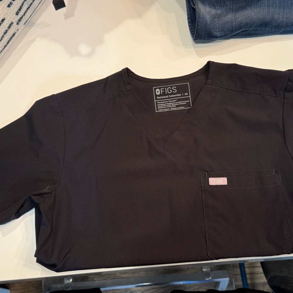 FIGS Black Scrub Top